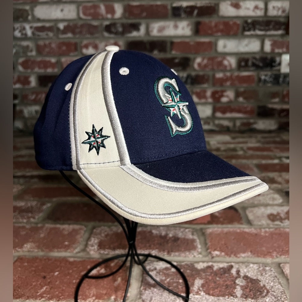 Men’s New Era Seattle Mariners 2 Tone S Logo Adjustable Velcro/Cap OS fits all